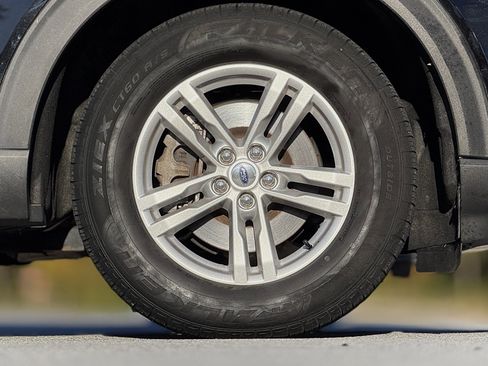 Used 2020 Ford Explorer XLT image 18