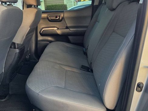 Used 2021 Toyota Tacoma SR5 w/ Technology Package AWD/4WD image 12