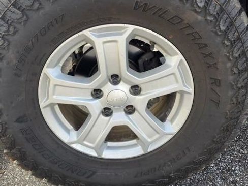 Used 2014 Jeep Wrangler Unlimited Sahara AWD/4WD image 13