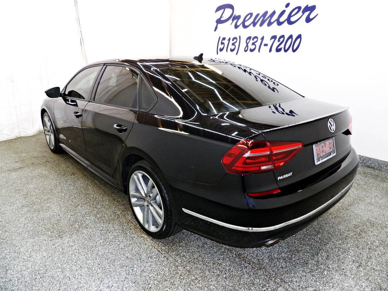 Used 2018 Volkswagen Passat 2.0T S FWD image 4