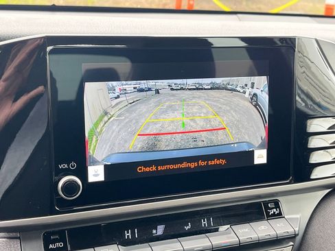 Used 2025 Toyota Camry LE image 24