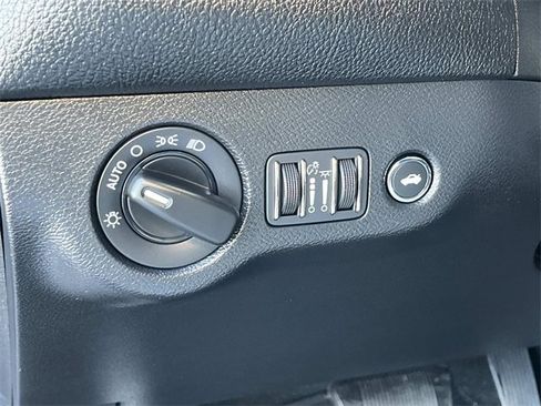 Used 2019 Dodge Challenger SRT Hellcat Redeye image 23