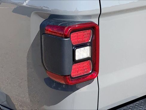 Used 2023 Jeep Gladiator Mojave w/ LED Lighting Group AWD/4WD image 29