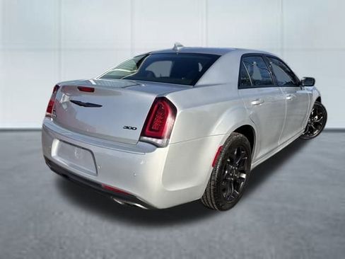 Used 2023 Chrysler 300 Touring L w/ Popular Equipment Group image 8