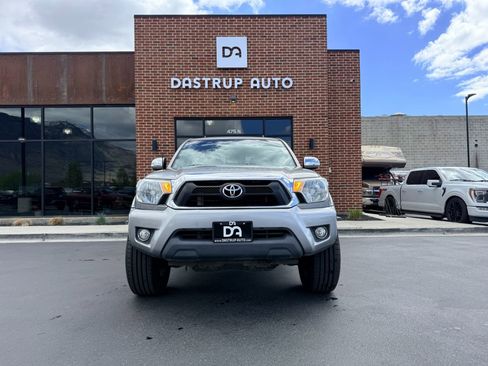 Used 2014 Toyota Tacoma 4x4 Double Cab w/ Limited Package image 2