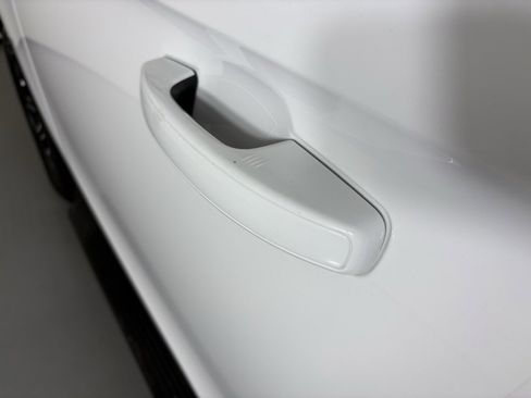 Used 2024 Ford Expedition Max XLT image 12