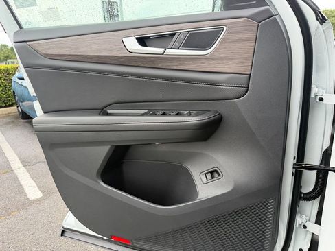 New 2026 Volkswagen Atlas SEL image 14