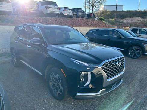 Used 2021 Hyundai Palisade Calligraphy image 2