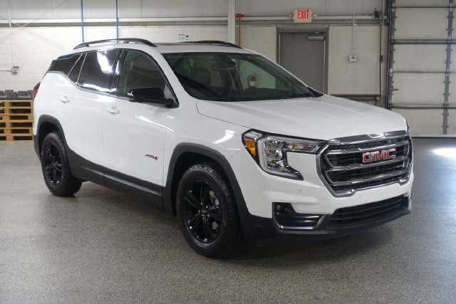 Used 2024 GMC Terrain AT4 w/ Tech Package AWD/4WD image 1