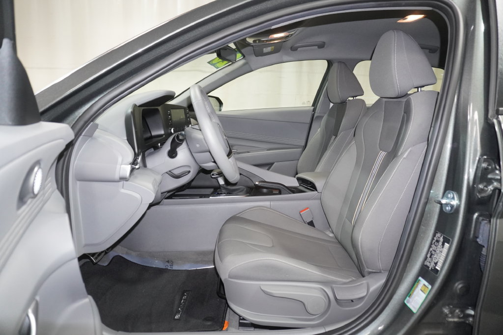 Certified 2026 Hyundai Elantra Sport FWD image 13