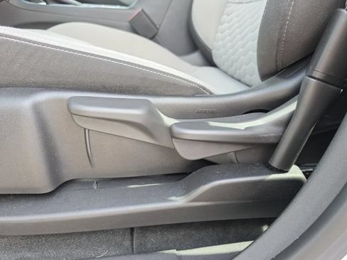 Used 2019 Chevrolet Equinox LS FWD image 21