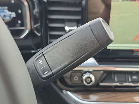 Used 2025 GMC Sierra 1500 Elevation image 16