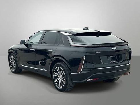 Certified 2024 Cadillac Lyriq Luxury AWD/4WD image 28