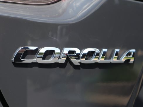 Used 2025 Toyota Corolla LE FWD image 36