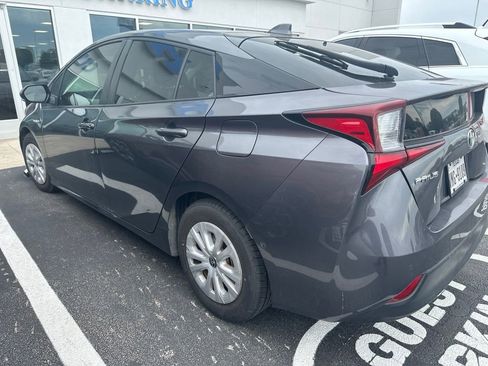 Used 2022 Toyota Prius LE FWD image 6