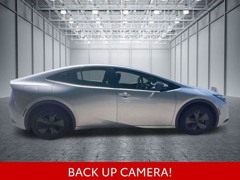Used 2025 Toyota Prius Plug-In Hybrid FWD image 5