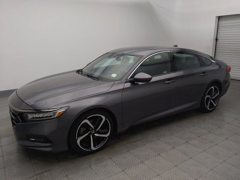 Used 2019 Honda Accord Sport image 2
