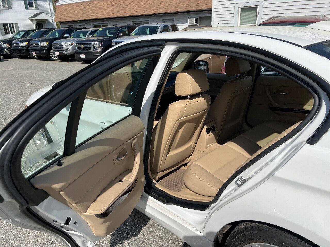 Used 2011 BMW 328i Sedan RWD image 18