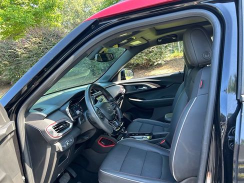 Used 2021 Chevrolet TrailBlazer RS w/ Sun and Liftgate Package FWD image 37