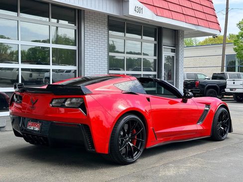 Used 2017 Chevrolet Corvette Z06 w/ Z07 Performance Package image 3