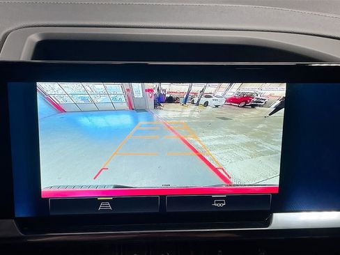 Used 2025 Chevrolet Silverado 1500 LT image 14