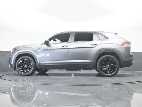 Used 2022 Volkswagen Atlas Cross Sport SE w/ Black Wheel Package image 60