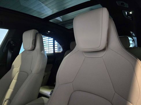 New 2025 Porsche Macan 4S Electric image 25