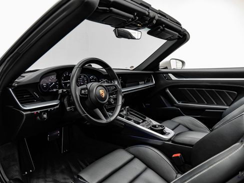 Used 2022 Porsche 911 Targa 4S AWD/4WD image 42