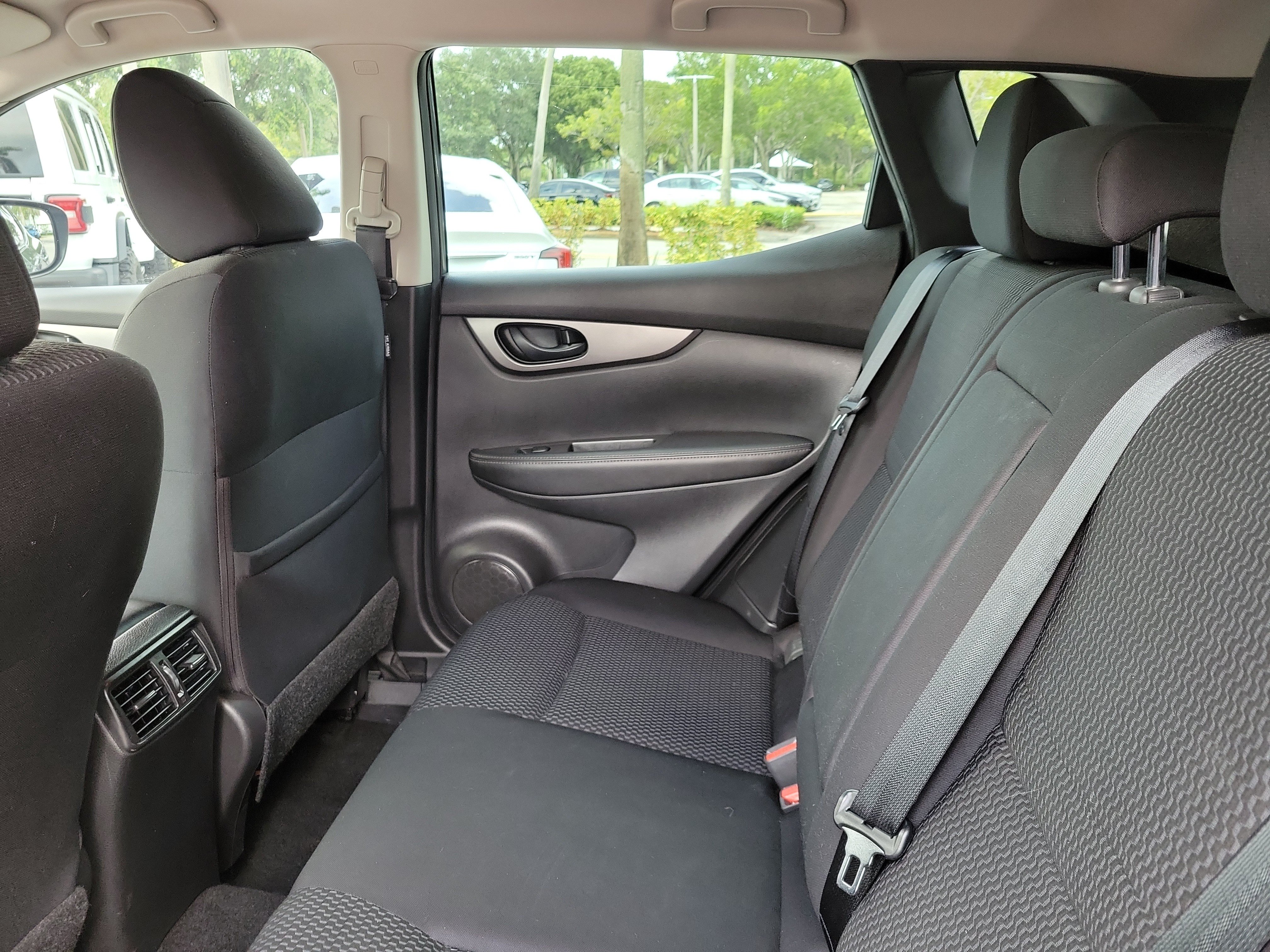 Used 2020 Nissan Rogue Sport S FWD image 13