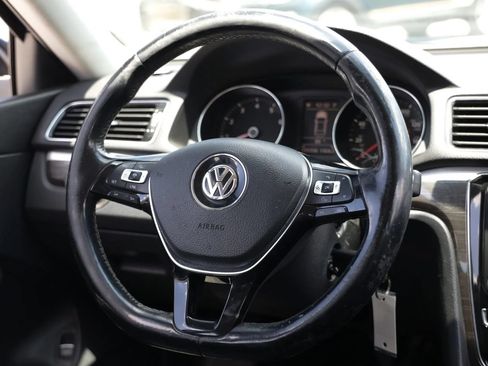 Used 2016 Volkswagen Passat 1.8T SE FWD image 28