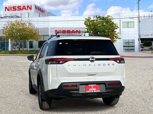 New 2025 Nissan Pathfinder SV image 3