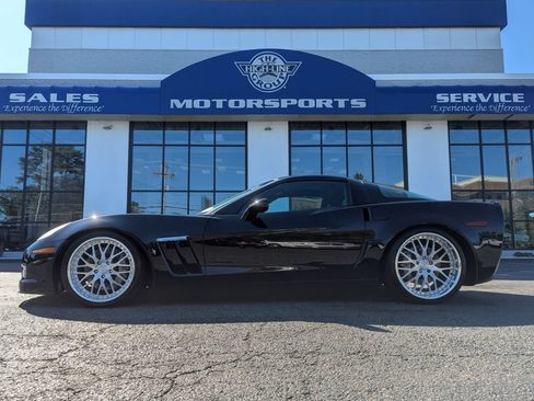 Used 2005 Chevrolet Corvette Coupe w/ Preferred Equipment Group RWD image 1