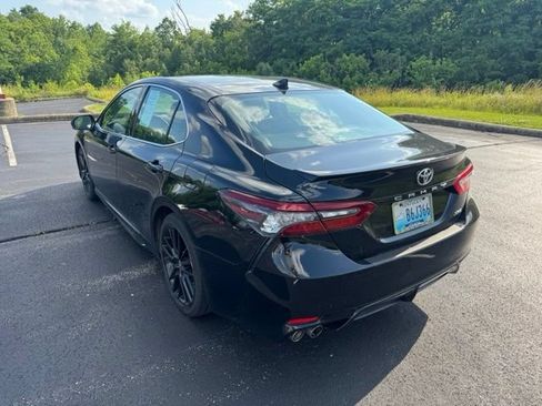 Used 2022 Toyota Camry XSE FWD image 5