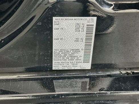 Used 2025 Nissan Altima 2.5 SV FWD image 12