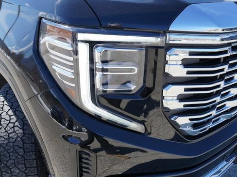 Used 2025 GMC Sierra 1500 Denali w/ Technology Package AWD/4WD image 5
