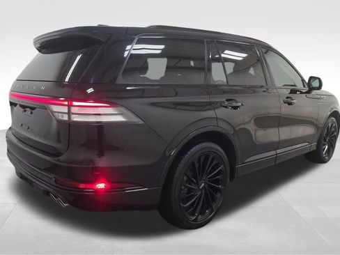 Used 2025 Lincoln Aviator Reserve w/ Jet Appearance Package AWD/4WD image 3