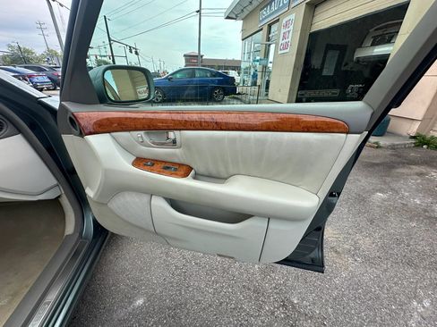 Used 2001 Lexus LS 430 RWD image 33