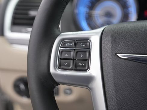 Used 2014 Chrysler 300 image 22