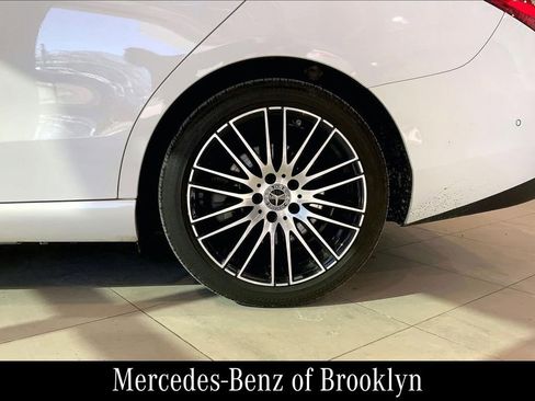Used 2023 Mercedes-Benz C 300 4MATIC Sedan image 8