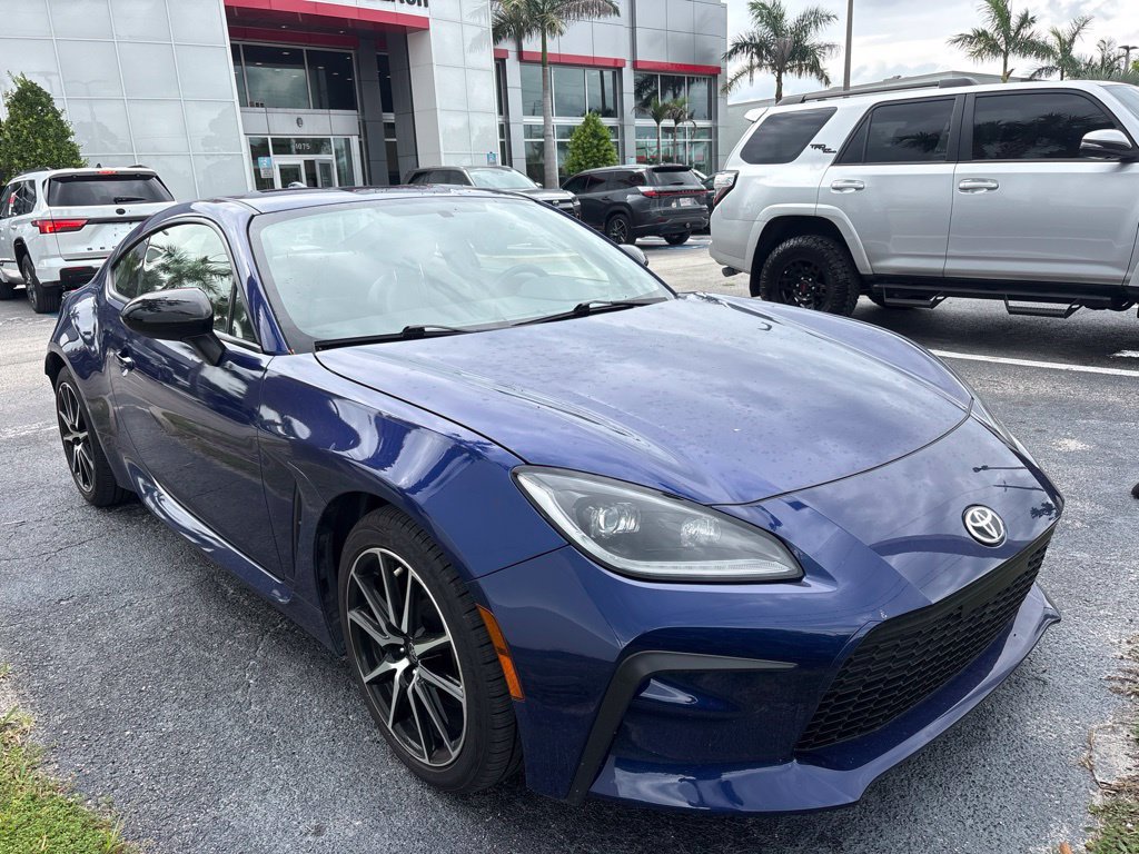 Used 2023 Toyota GR86 RWD image 2