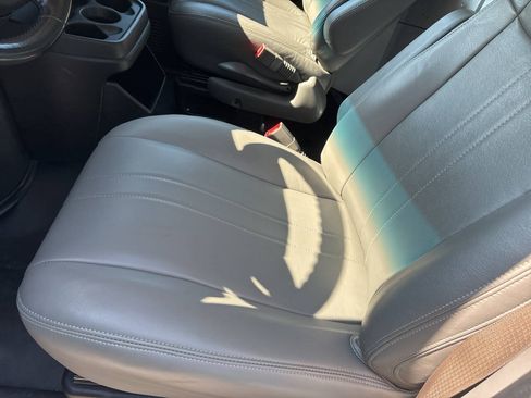 Used 2018 Chevrolet Express 2500 w/ Driver Convenience Package RWD image 10
