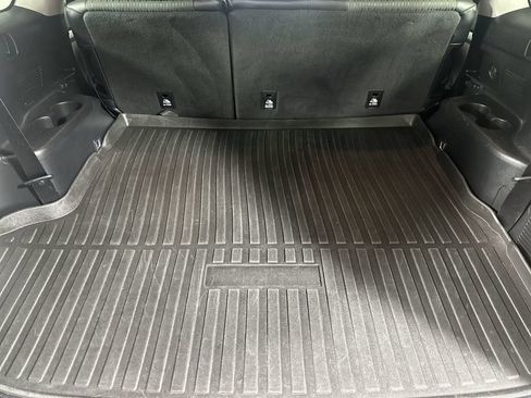 Used 2019 Toyota Highlander Plus AWD/4WD image 26