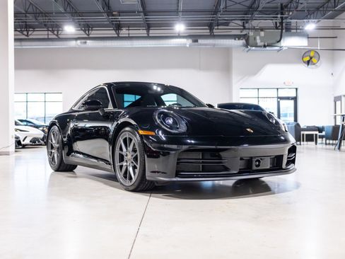Used 2025 Porsche 911 Carrera RWD image 3