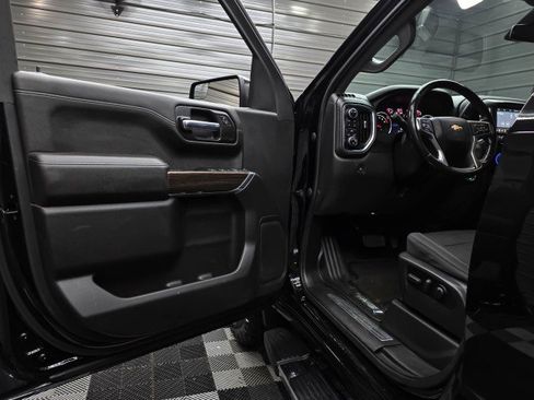 Used 2021 Chevrolet Silverado 1500 LT w/ Z71 Off-Road Package AWD/4WD image 32