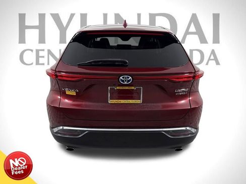 Used 2022 Toyota Venza Limited image 4