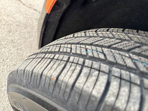 Certified 2023 Chrysler Pacifica Touring-L image 38