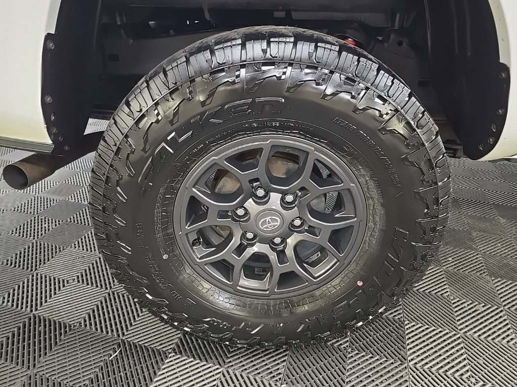 Used 2022 Toyota Tacoma SR AWD/4WD image 13