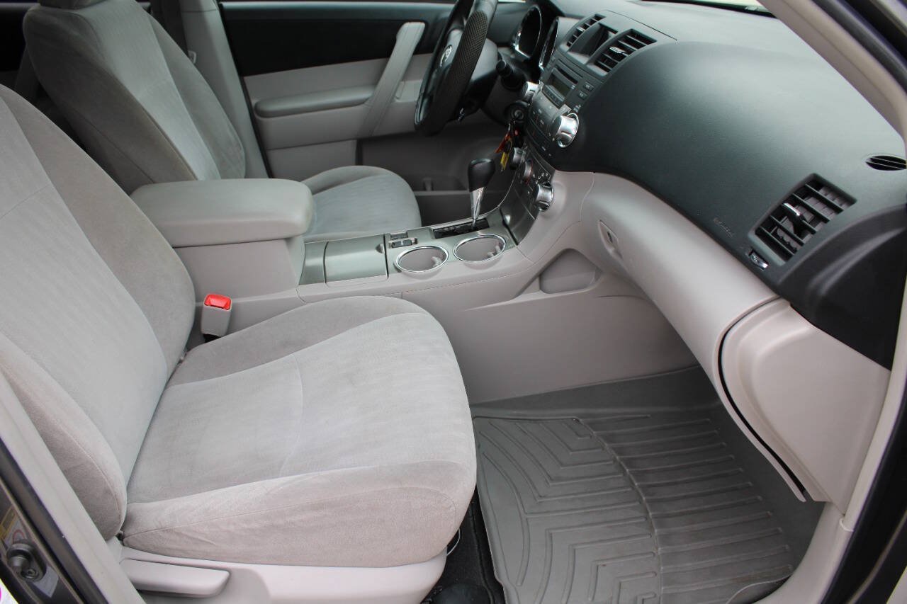 Used 2011 Toyota Highlander 2WD image 9