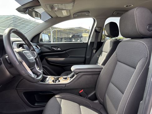 Used 2023 GMC Acadia SLE FWD image 13
