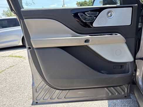 Used 2021 Lincoln Aviator Reserve w/ Equipment Group 201A RWD image 41